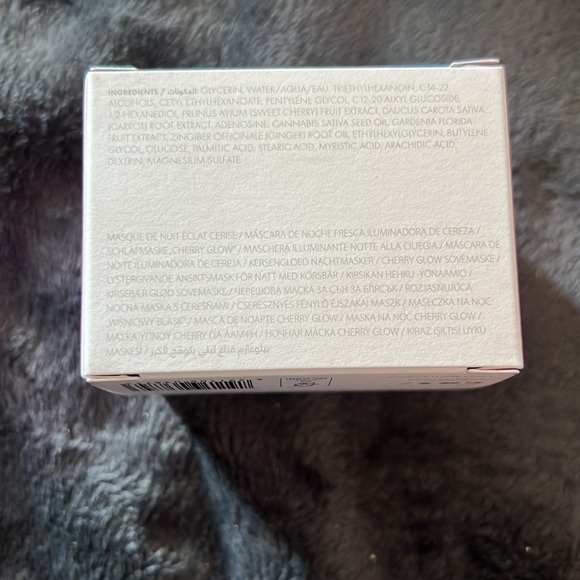 Huda Wishful Pillowgasm Cherry Glow Sleeping Mask delivers results instantly + - Picture 3 of 6